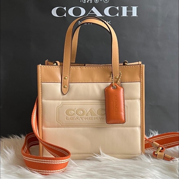 🔆BRAND NEW🔆Coach Field Tote 22 with Colorblock Quilting and Coach Badge - Picture 3 of 12